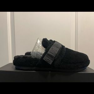 UGG Fuffy It Slipper *NEW**